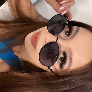 Meet your Posher, Ana